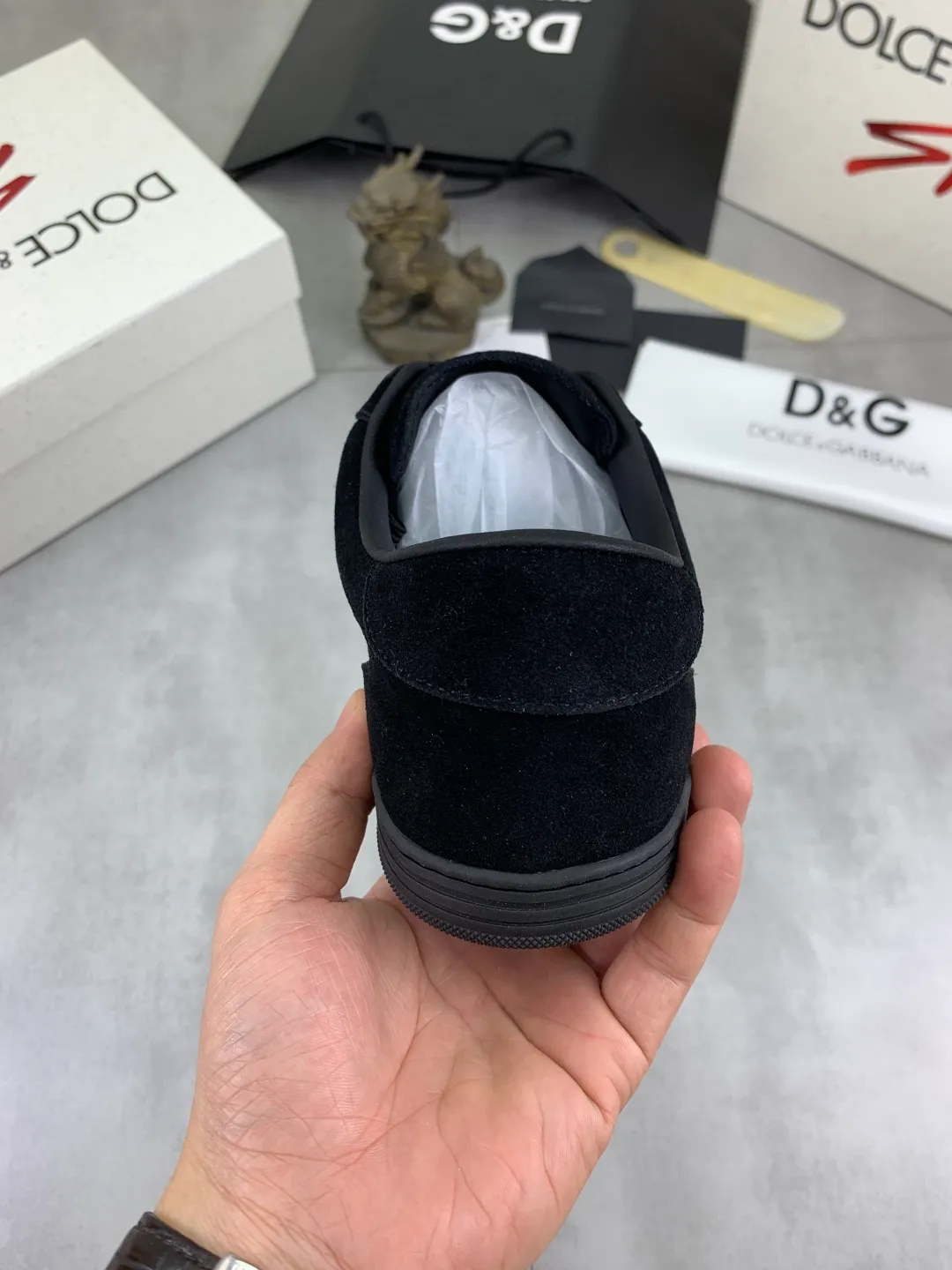 Men's shoes P500 💰 [New model] The latest hot model, top original quality, the official website is synchronized with "DOLCE&GABBANA [Dolce & Gabbana] ~ High Quality." The effect is low-cut casual DG men's shoes, loved by many celebrities, using high-end imported first-layer frosted calfskin with punched logo design + cowhide feet, simple and elegant, perfect interpretation of the latest inspiration for shoes, classic and fashionable integration, luxury dream, dominating fashion Suitable for drivers, light and comfortable to drive, light and breathable for outdoor travel, high-end quality, trustworthy, 3️⃣color🉑️choice! Code number: 38-46